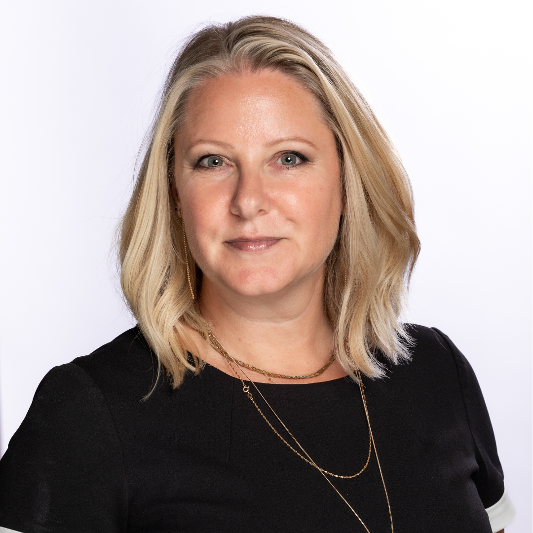 Sandra – Headshot